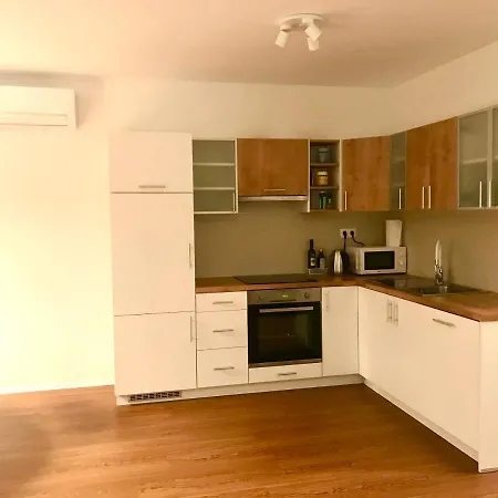 Green Paradise Apartment